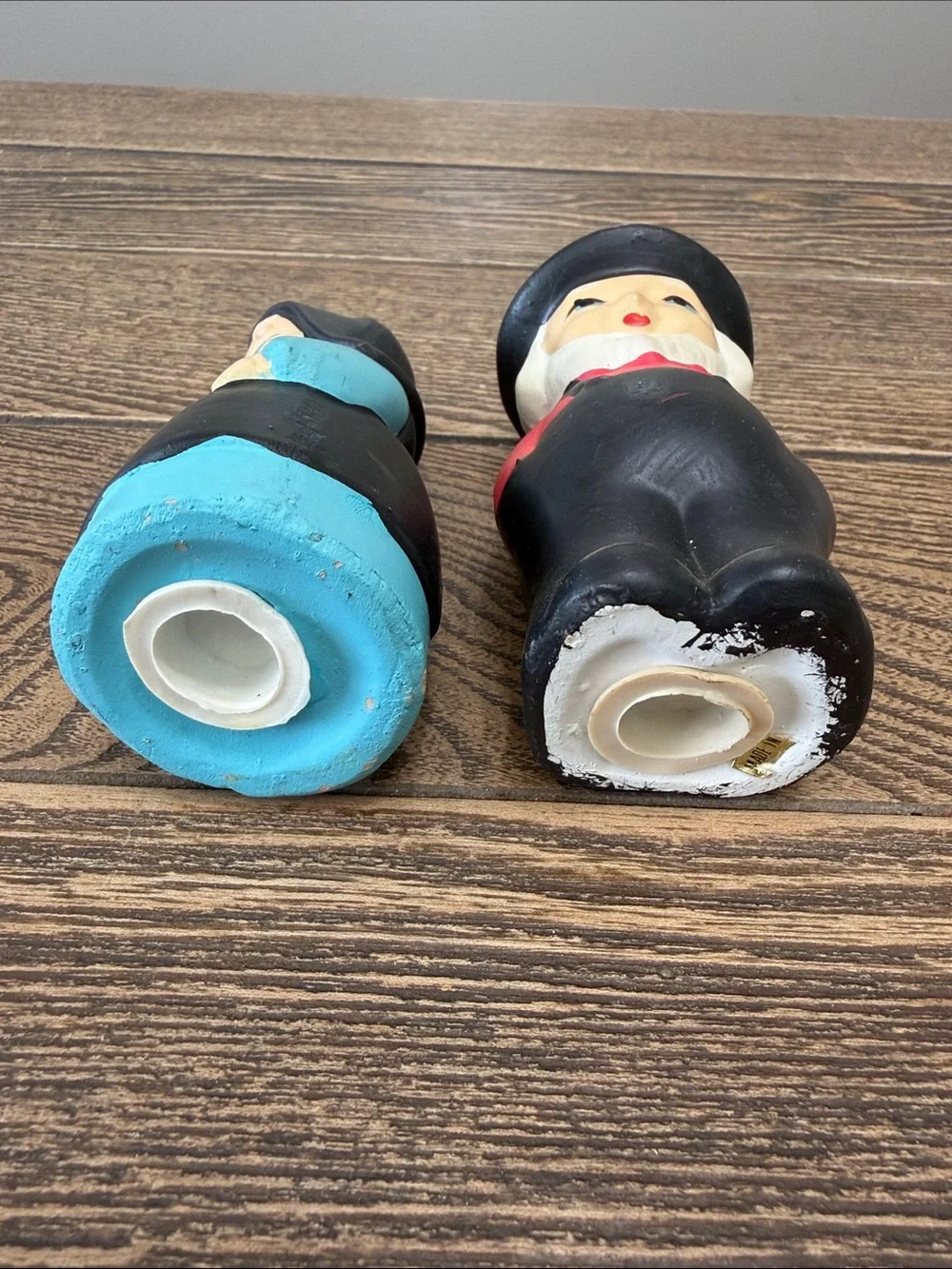 Vintage Amish Husband & Wife Farmers Hand painted Ceramic Salt & Pepper Shakers
